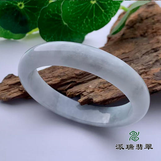 派瑞翡翠 翡翠手镯 糯种 浅绿色 商品图0