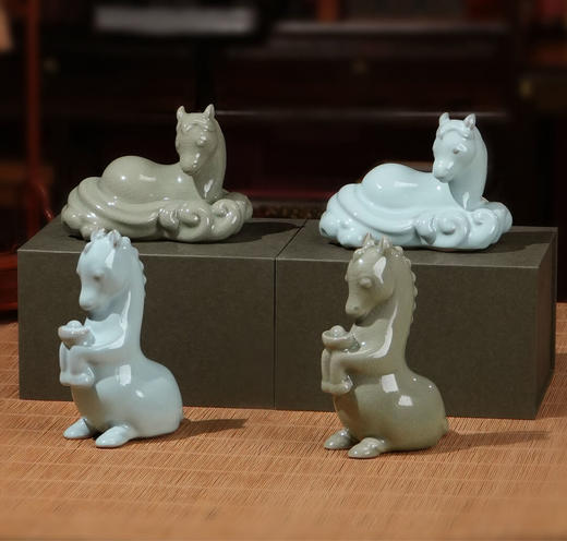嘉德文创｜限量版招财/卧云驹-汝瓷雕塑摆件 商品图0