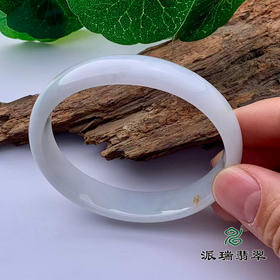 派瑞翡翠 翡翠手镯 糯种 绿色