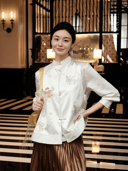 盛唐牡丹大师系列-卢梅红 | 瑞意云间真丝手绣马甲-白色 商品图0