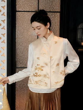 盛唐牡丹大师系列-王小潇 | 白色缎松鹤金绣马甲(盛唐牡丹与非遗传承人王小潇联名系列)