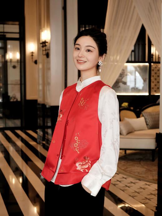 盛唐牡丹大师系列-卢梅红 | 瑞意云间真丝手绣马甲-红色 商品图1