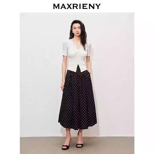 玛克门店发货：MAXRIENY优雅复古感V领抽褶复古珍珠边毛衫货号：MC85SW301 商品图0