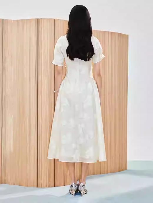 肌理感提花连衣裙收腰长小白裙MU86DR015A11 商品图3