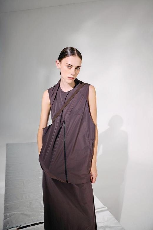 曲线折肩马甲 商品图0