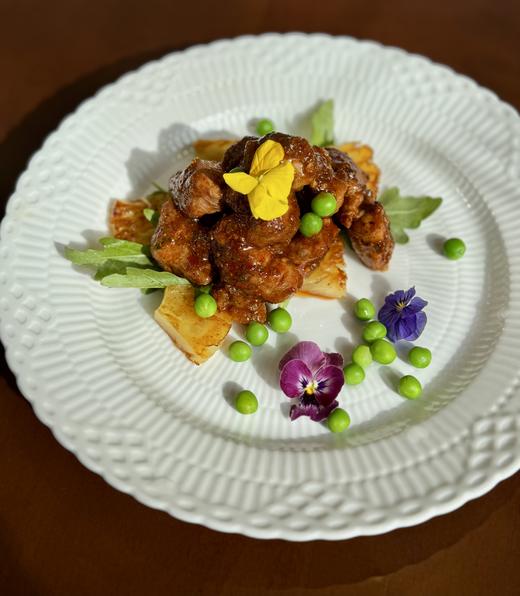 酸辣梅花肉配烤菠萝Spicy and sour pork with grilled pineapple 商品图0