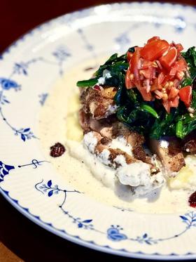 秘制烤鸡腿配酸奶酱Secret Recipe chicken leg with yogurt sauce