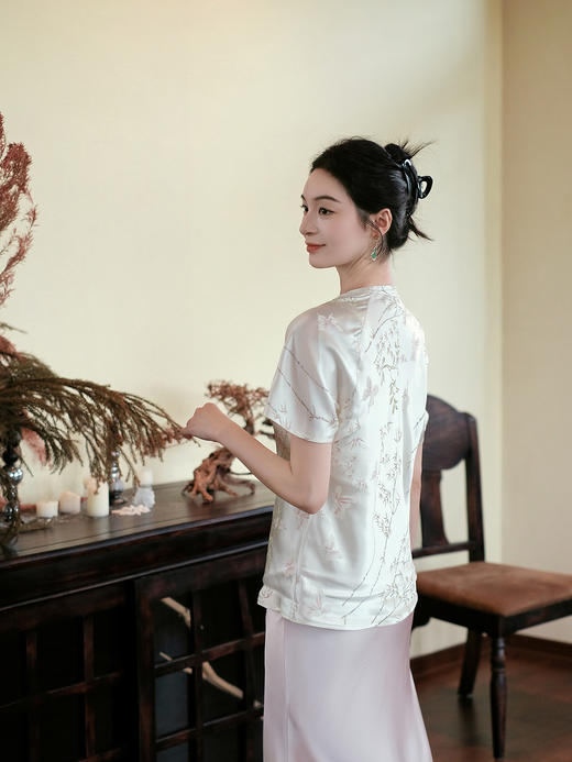 盛唐牡丹| 文竹戏蝶真丝提花斜裁短袖 商品图2