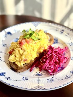 蘑菇马苏里拉鸡蛋开放式三明治 mushroom & mozzarella egg sandwitch