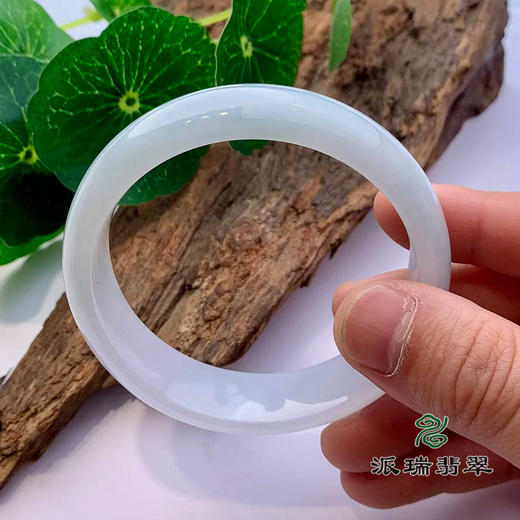 派瑞翡翠 翡翠手镯 糯种 绿色 商品图3