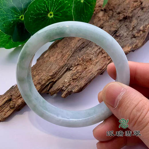 派瑞翡翠 翡翠手镯 糯种 绿色 商品图3