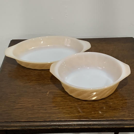 【苏州】美国FireKing火桃色双耳奶玻璃器皿 一款入 X1488 商品图8