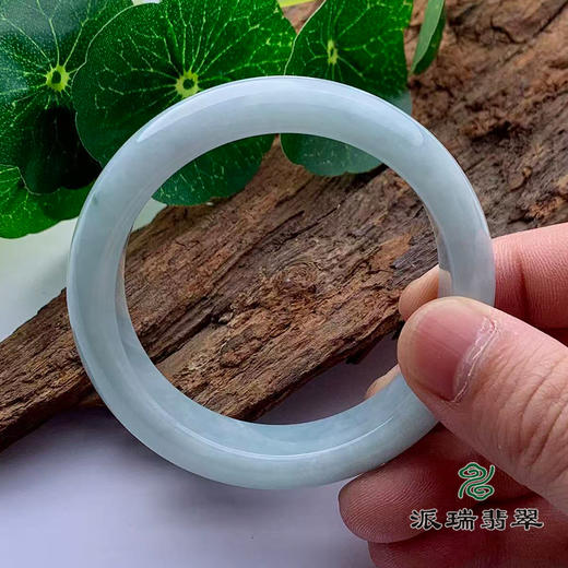 派瑞翡翠 翡翠手镯 糯种 绿色 商品图3