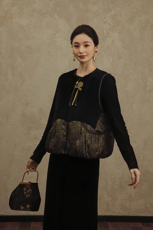 盛唐婧 | 轻奢老钱风香云纱拼羊毛马甲 商品图1