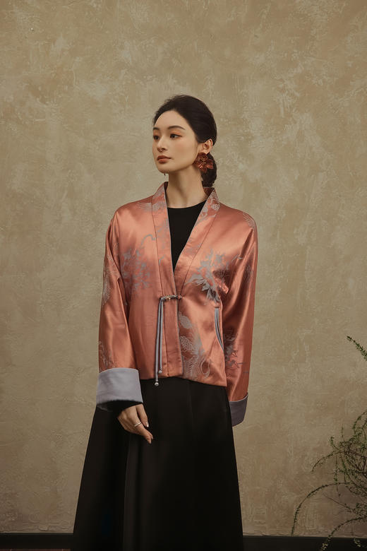 盛唐婧 | 轻奢时尚新中式老缎交领宽松外套-橘色 商品图0