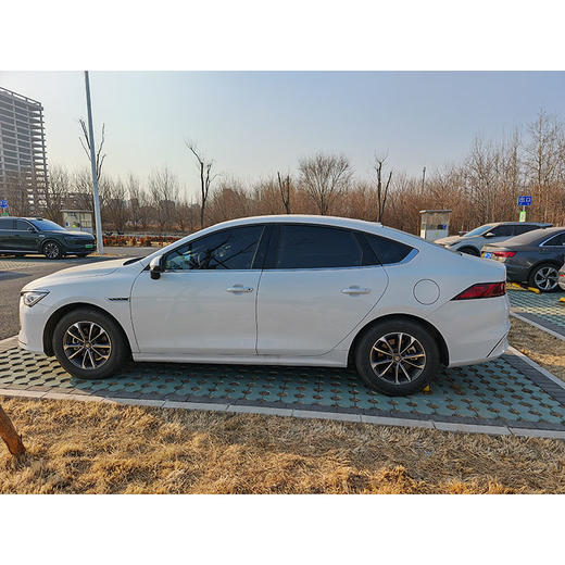 比亚迪 秦PLUS 荣耀版 DM-i55KM超越型【长租-北京】 商品图3