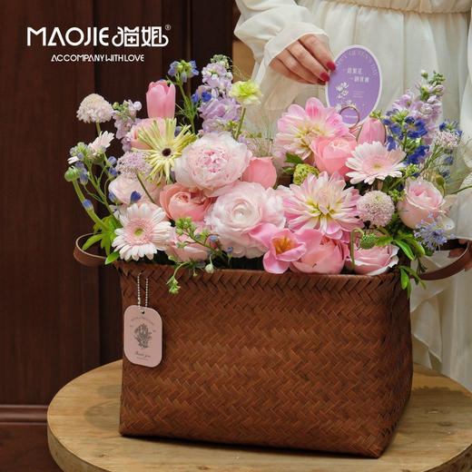 【大女主】女王的花语礼 （花材根据市场情况随机内礼品随机） 商品图0