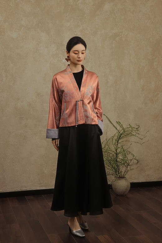 盛唐婧 | 轻奢时尚新中式老缎交领宽松外套-橘色 商品图1