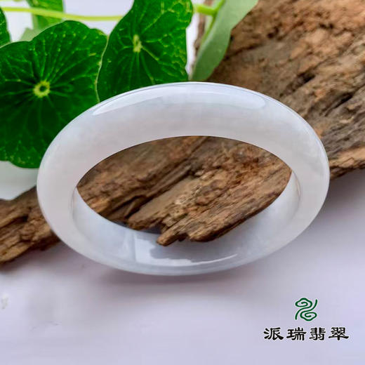 派瑞翡翠 翡翠手镯 糯种 浅绿色 商品图0