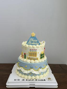 复古吹蜡烛-裱花浅蓝色蛋糕
