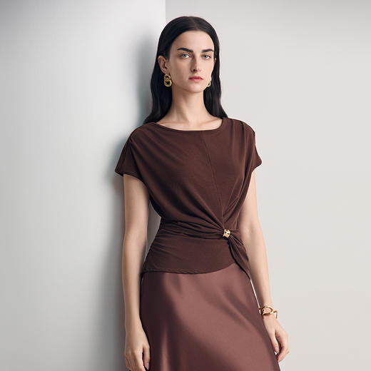 EITIE爱特爱2026夏季新款时尚小众设计舒适弹力莱赛尔纯色T恤上衣8602303 商品图3