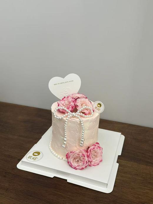 珍珠玫瑰+珍珠蝴蝶结小蛋糕 商品图1
