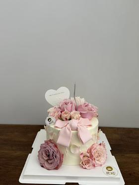 浅粉玫瑰+法式翻糖蝴蝶结蛋糕
