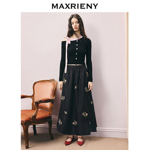玛克门店发货MAXRIENY复古优雅感绣花a型伞摆半裙26春款暗底繁花穿搭中长裙(货号:MF86SK758) 商品图2