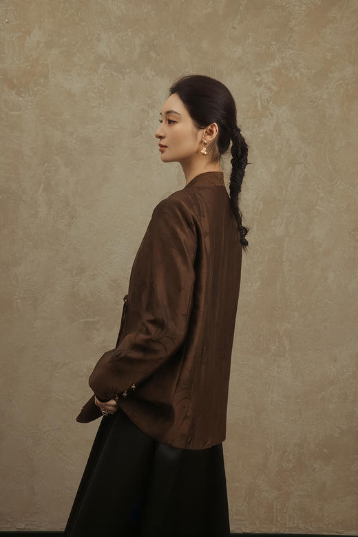 盛唐婧 | 轻奢极简提花重缎香云纱修身西装外套 商品图4