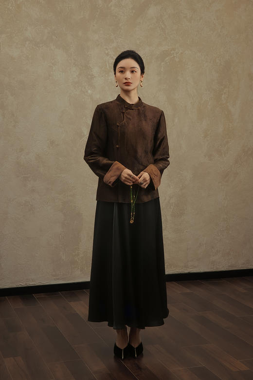 盛唐婧 | 轻奢极简提花重缎香云纱偏襟上衣衬衫 商品图2