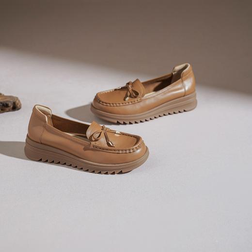 【牛皮革】西村名物2026年春季新款舒适平底防滑蝴蝶结饰扣简约大方浅口单鞋T26AE18161 商品图2