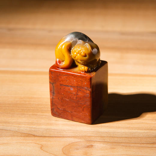 寿山石高山老料雕“猫”方章 商品图4