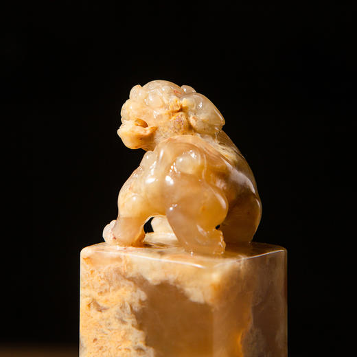 巴林石云水冻老料雕“古兽”方章 商品图6