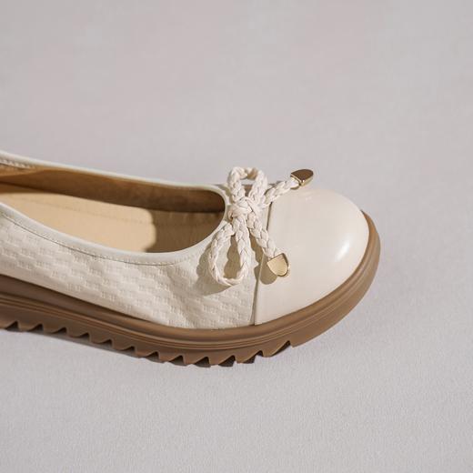 【牛皮革】西村名物2026年春季新款舒适平底软底软面蝴蝶结饰扣浅口单鞋妈妈鞋T26AE18151 商品图6