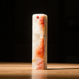 寿山石芙蓉老料雕“荷花”方章