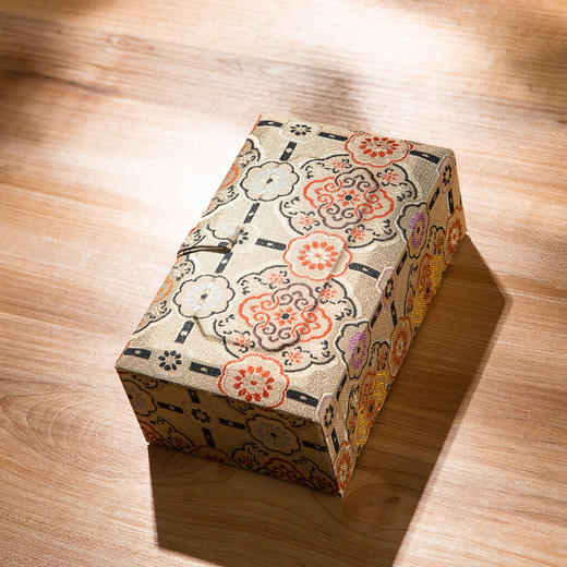 寿山石芙蓉老料雕“灵猴献寿”方章 商品图1