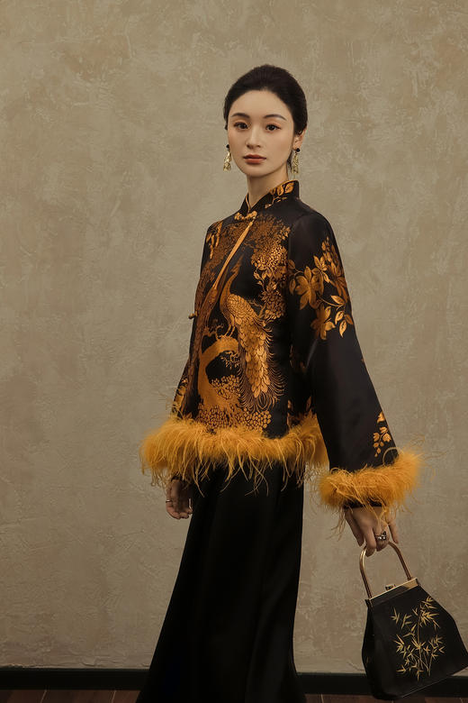 盛唐婧 | 鸾凤和鸣新中式软缎提花驼鸟毛外套 商品图2