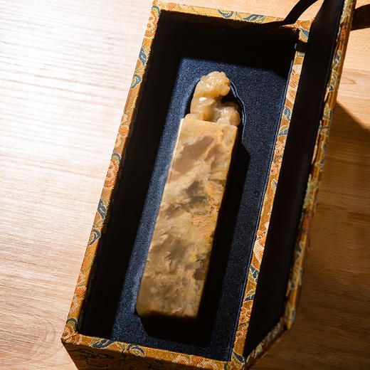 巴林石云水冻老料雕“古兽”方章 商品图2