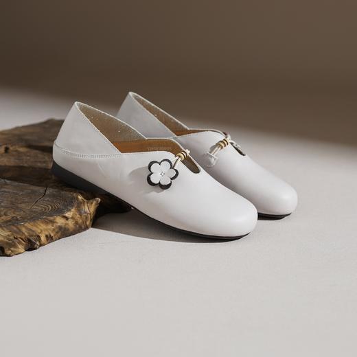 【牛皮革】西村名物2026年春季新款舒适平底软底软面浅口单鞋妈妈鞋T26AM18041 商品图5