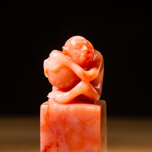 寿山石芙蓉老料雕“灵猴献寿”方章 商品图8