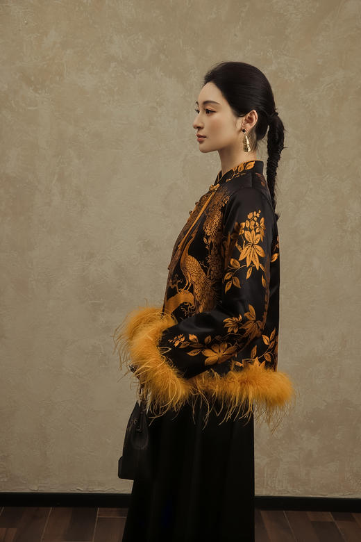 盛唐婧 | 鸾凤和鸣新中式软缎提花驼鸟毛外套 商品图5