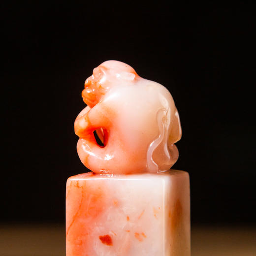 寿山石芙蓉老料雕“灵猴献寿”方章 商品图7