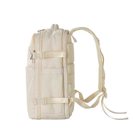 【多样屋专柜】FolliFollie商务休闲功能型背包-黑色 商品图3