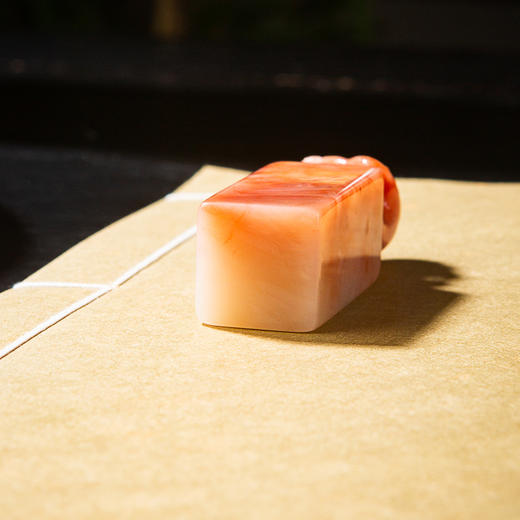 寿山石芙蓉老料雕“灵猴献寿”方章 商品图12