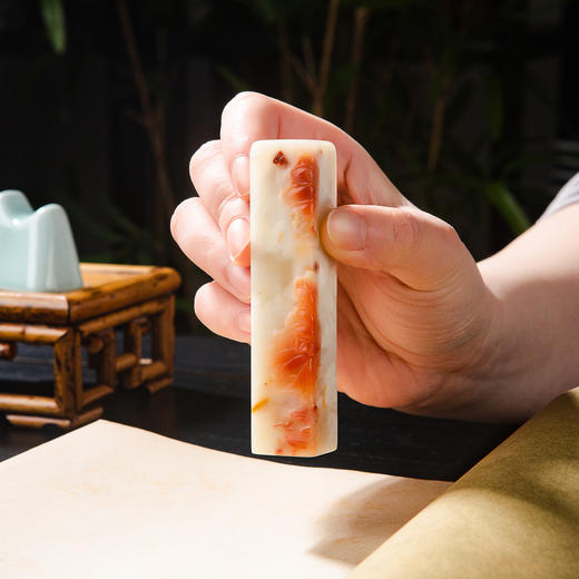 寿山石芙蓉老料雕“荷花”方章 商品图9