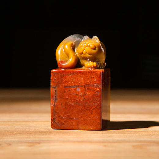 寿山石高山老料雕“猫”方章 商品图0