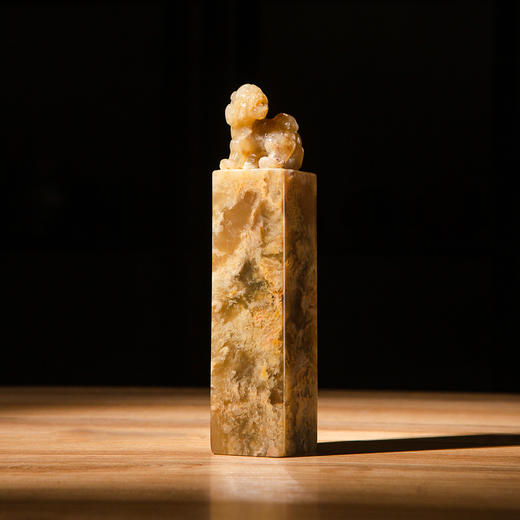 巴林石云水冻老料雕“古兽”方章 商品图4