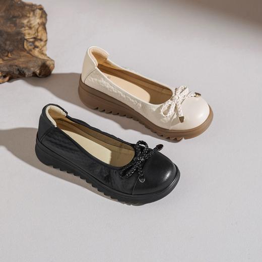 【牛皮革】西村名物2026年春季新款舒适平底软底软面蝴蝶结饰扣浅口单鞋妈妈鞋T26AE18151 商品图1