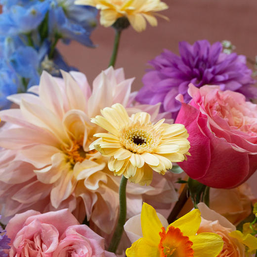  2026致她「如她 · 沐春风」花礼（含1个小花篮） 商品图1