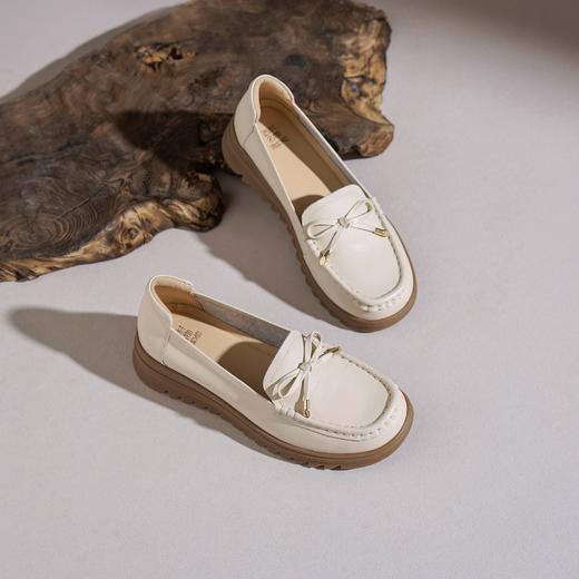 【牛皮革】西村名物2026年春季新款舒适平底防滑蝴蝶结饰扣简约大方浅口单鞋T26AE18161 商品图3